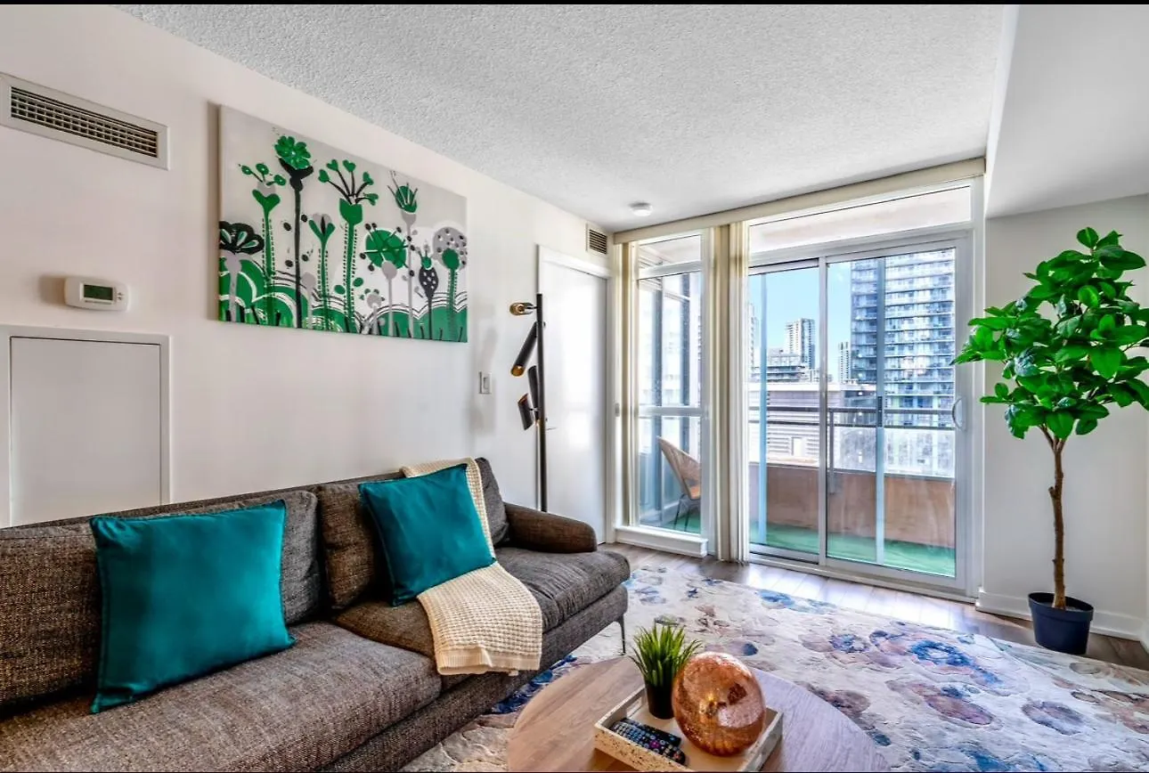 Spectacular Condo Downtown With A View Toronto 0*,  Kanada